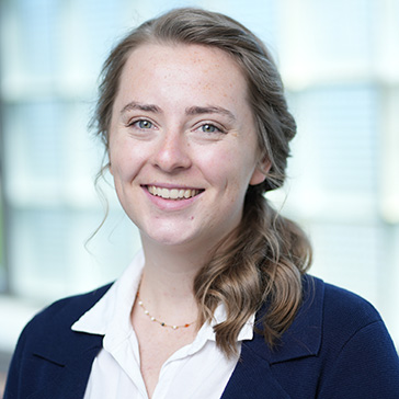 headshot of Amanda Fahrendorf